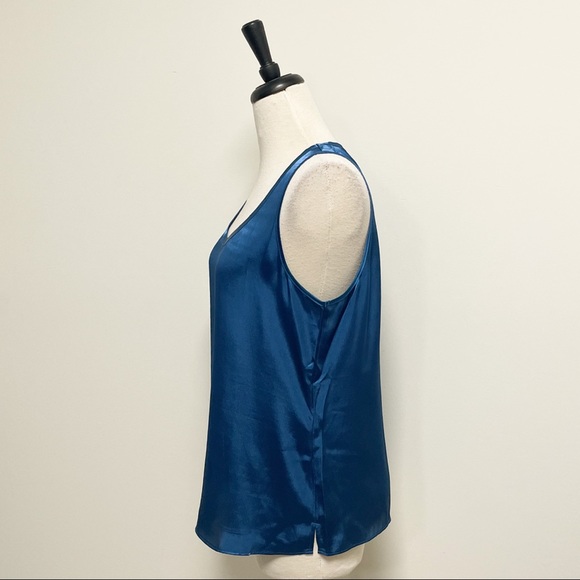 White House Black Market Digital Teal Blue Sleeveless Satin Shell NWT Medium - Picture 4 of 8